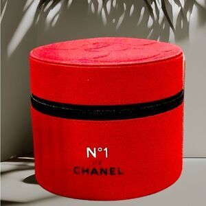 CHANEL No 1  BEAUTY VANITY CASE ROUND MAKEUP BAG RED VELVET